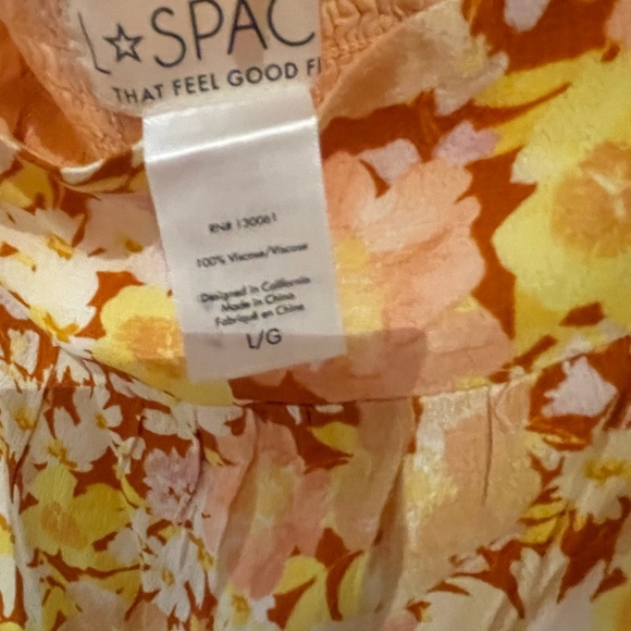 Super cute! Like new and never wore it! - Picture 5 of 5